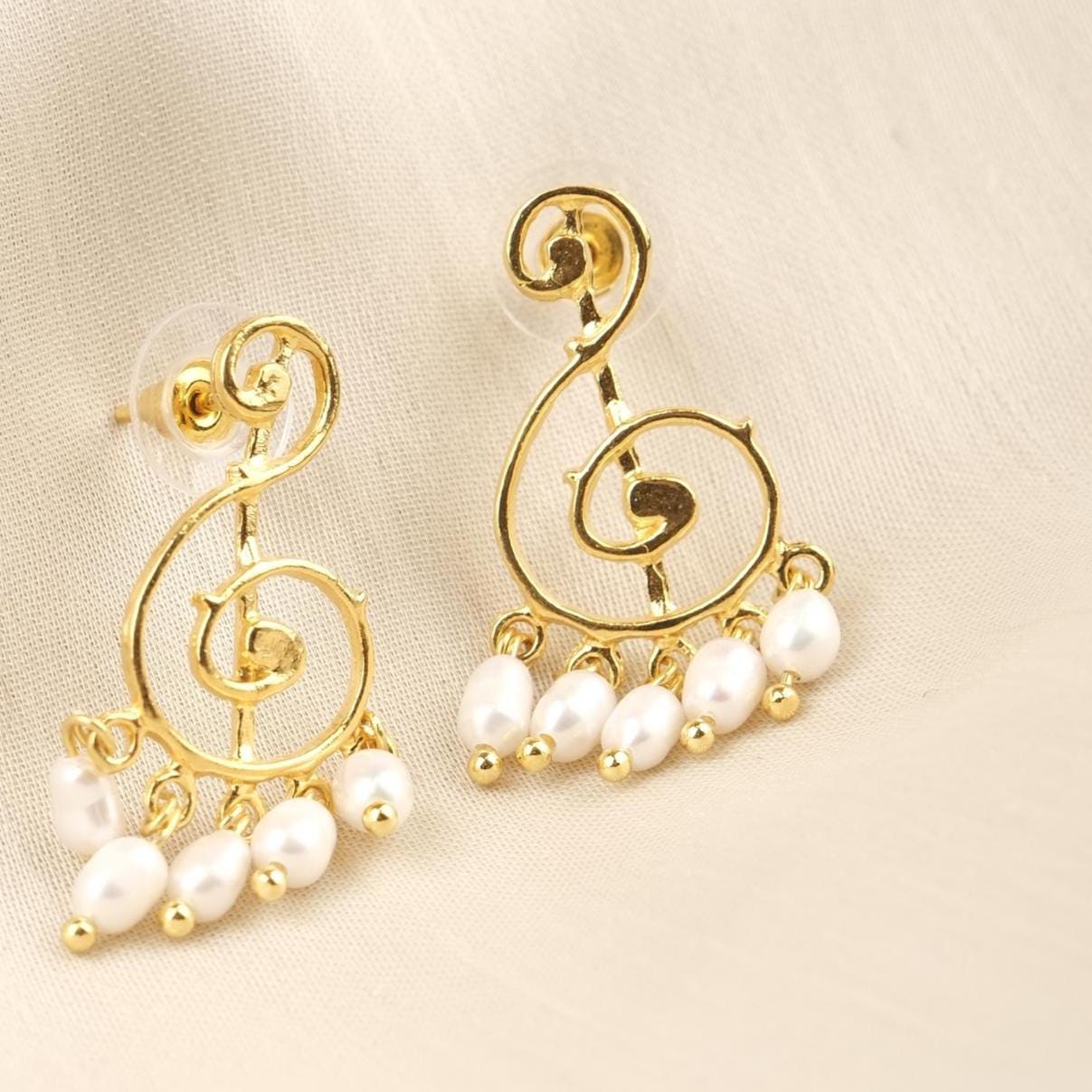 Handmade Pearl Melody Stud Earrings, Musical Treble Clef Design with Faux Pearls, Artistic and Elegant Gift for Music Lovers and Dreamers