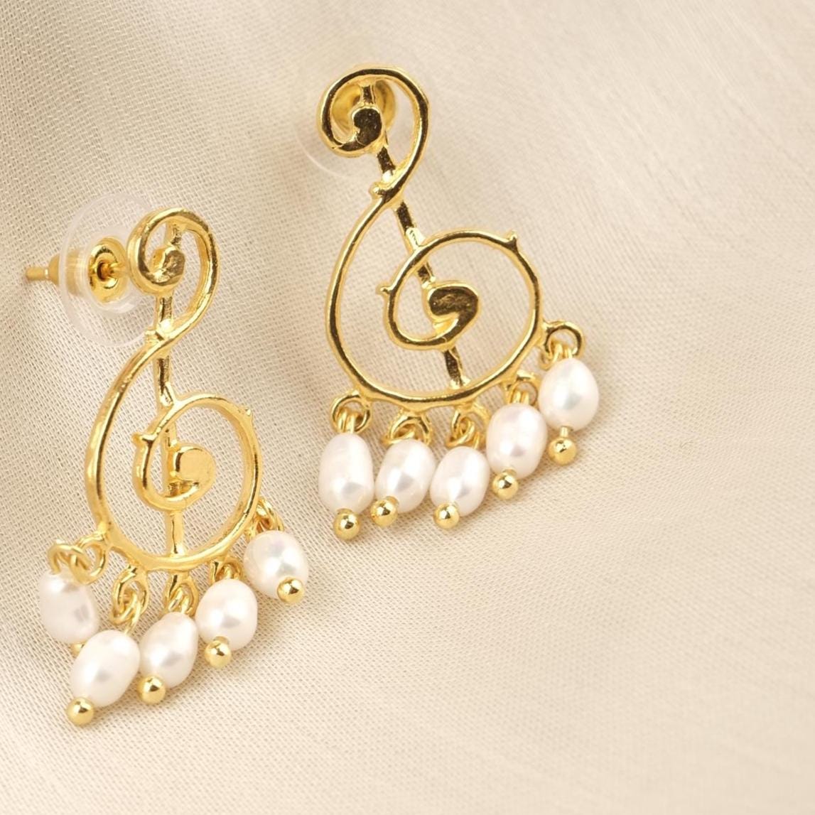 Handmade Pearl Melody Stud Earrings, Musical Treble Clef Design with Faux Pearls, Artistic and Elegant Gift for Music Lovers and Dreamers