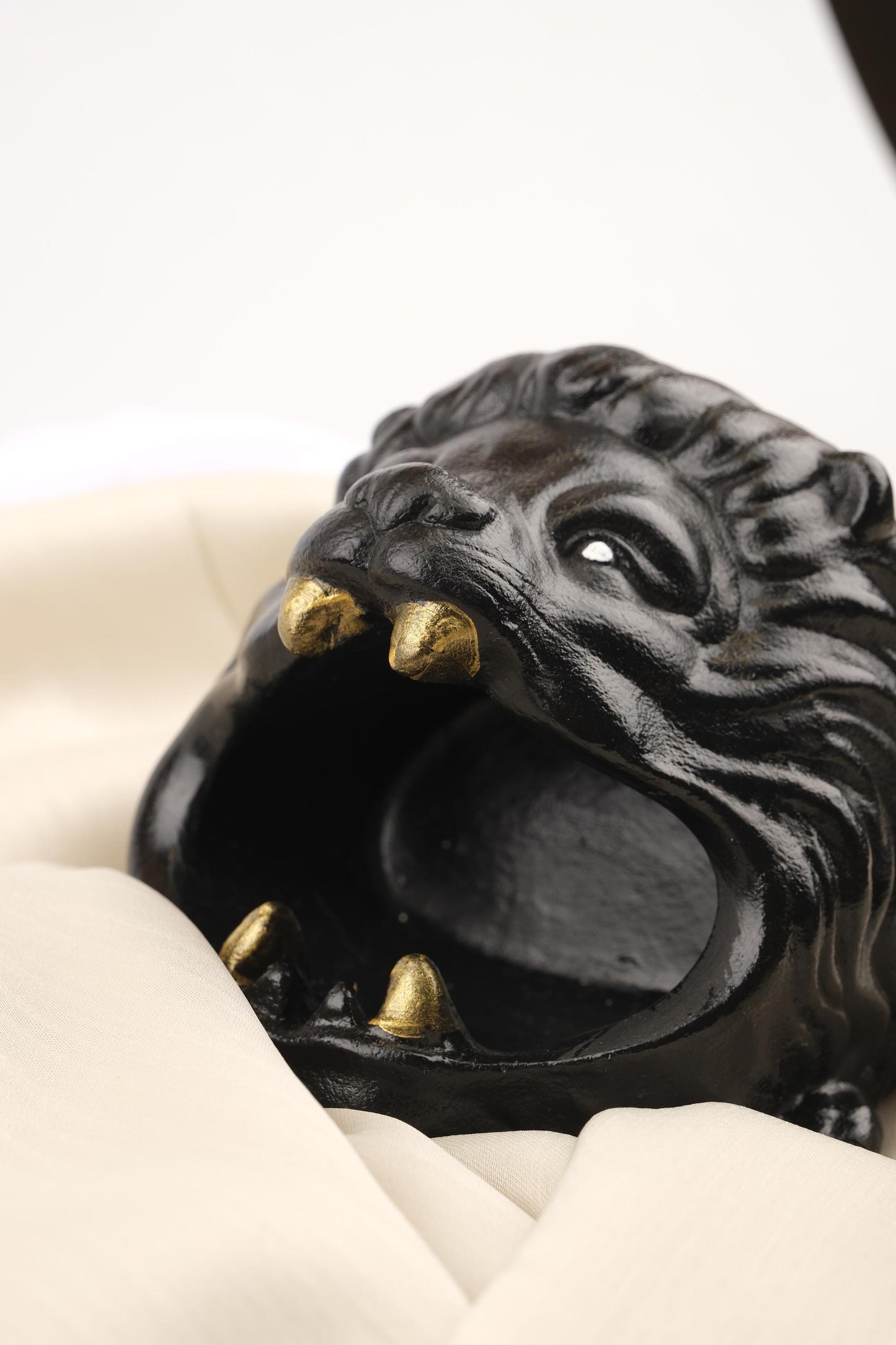 Roaring Lion Ashtray, Fierce Jungle Beast Design with Golden Fangs, Bold Handmade Smoking Tray Powerful Gift Idea, 16x12x9.5cm Black