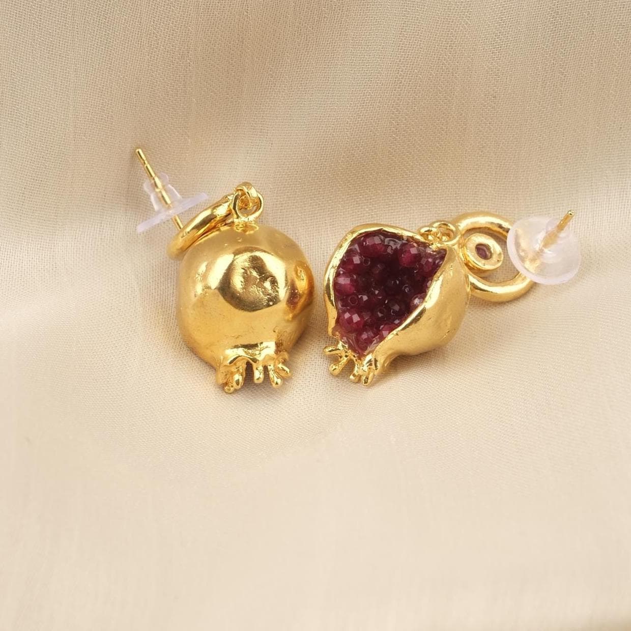 Handmade Gold Jade Pomegranate Stud Earrings, Artistic Fruit-Inspired Design with Deep Red Crystal Beads, Unique Vintage Style Gift Idea