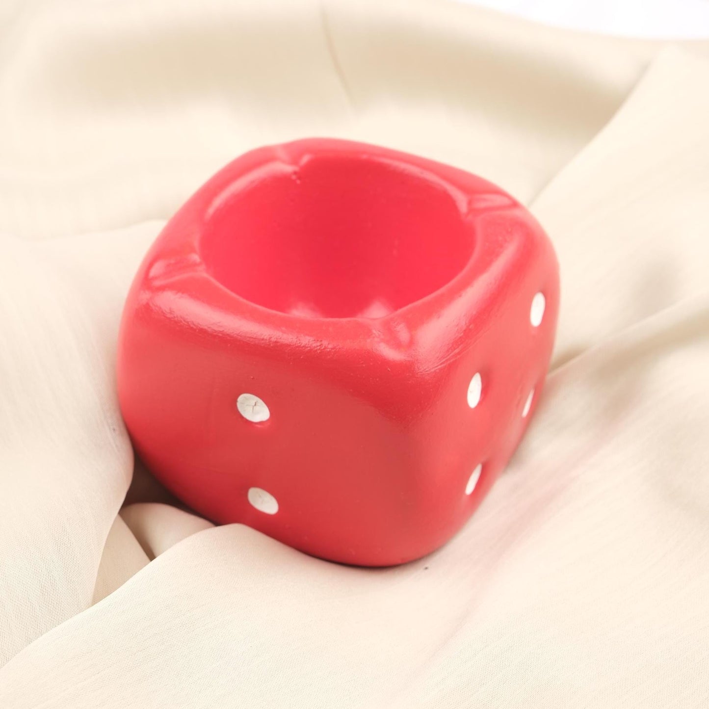 Red Dice Ashtray for Smokers, Playful Casino Theme Decor, Handcrafted Cube Design Tray with Dot Detail Fun Gift Idea, 7x8x8cm