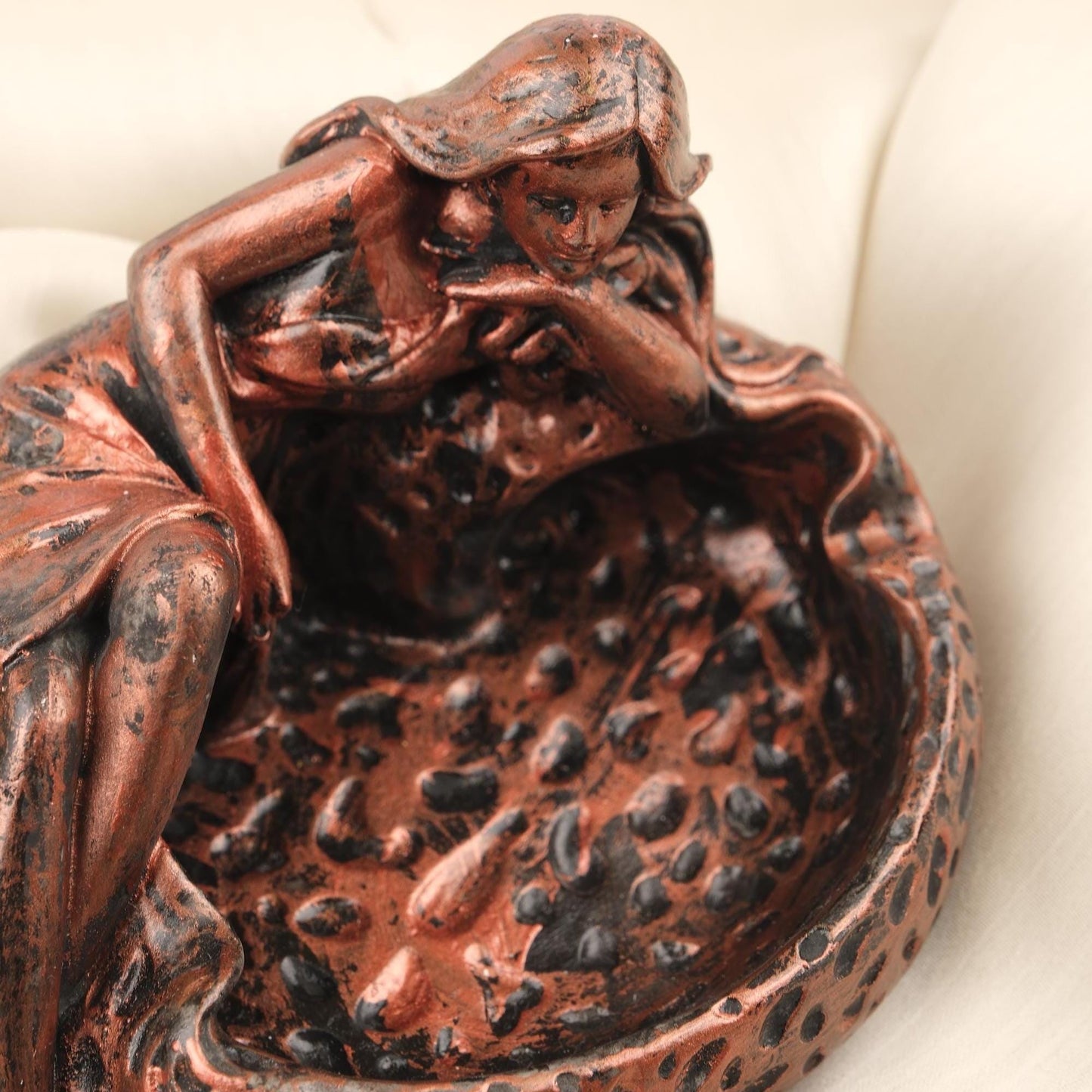 Bronze Resting Woman Ashtray, Elegant Thinking Lady Sculpture Tray, Artistic Handmade Smoker’s Gift Unique Vintage Look, 13x11x8.5cm
