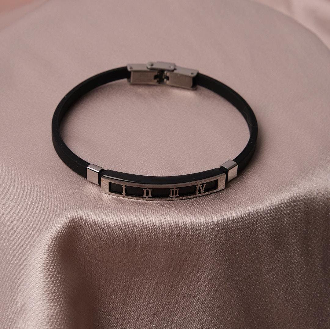 Leather Detailed Silver Roman Numerals Bracelet for Men – 22 cm – Stylish Gift, Rustic & Masculine Accessory | Casual Everyday Jewelry