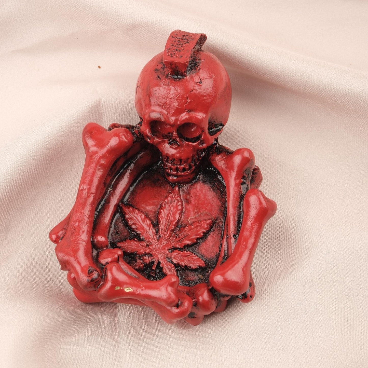Red Skeleton Gladiator with Marijuana Ashtray, Unique Idea for Smokers, Smoking Accessories | Cigarette Lid and Ash Tray, Cigar Holder