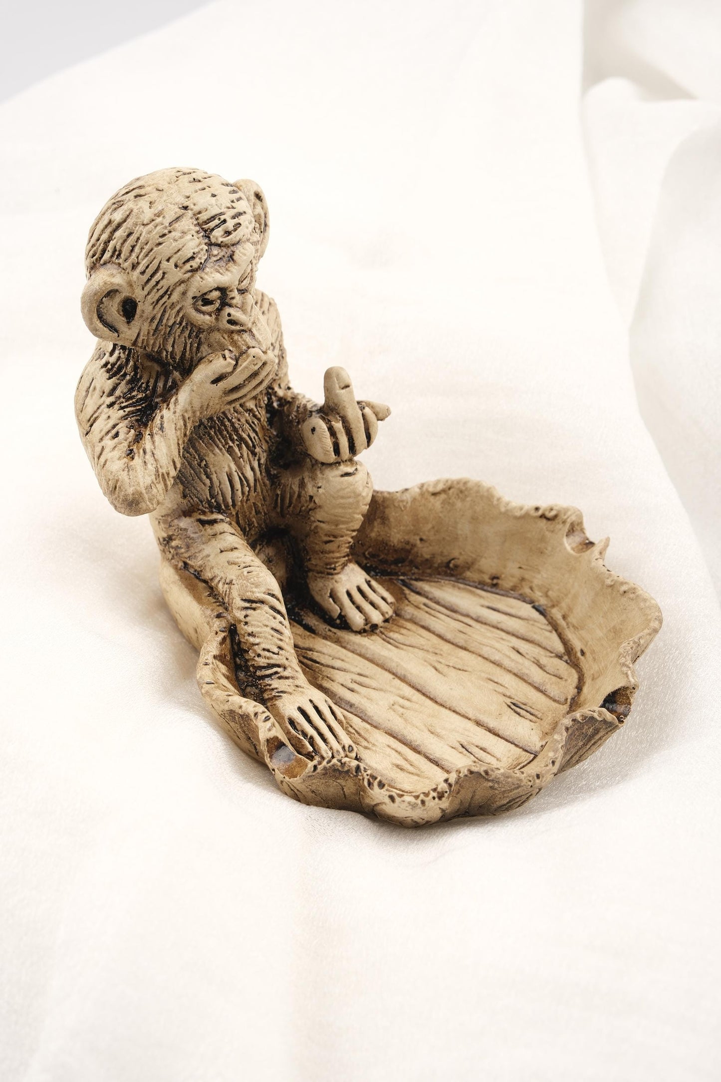 White Middle Finger Monkey Ashtray | Cool Funky Ashtray Lid, Vintage Smoking Gift – 13x10cm Handmade HEAVY ITEM 1LBS