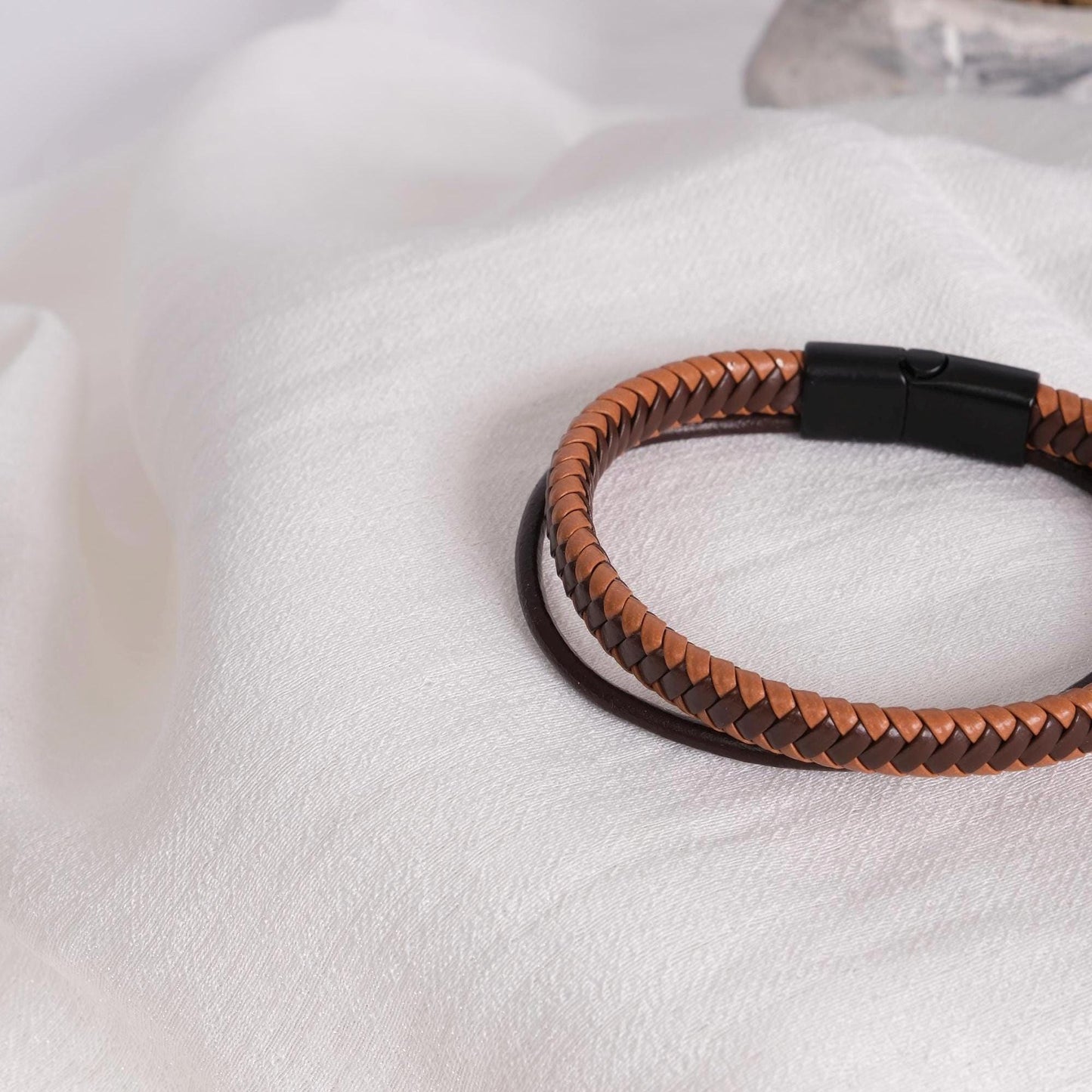 Minimalist Beige & Brown Braided Leather Bracelet for Men, 22cm, Dual-Tone Genuine Leather, Sleek Magnetic Clasp
