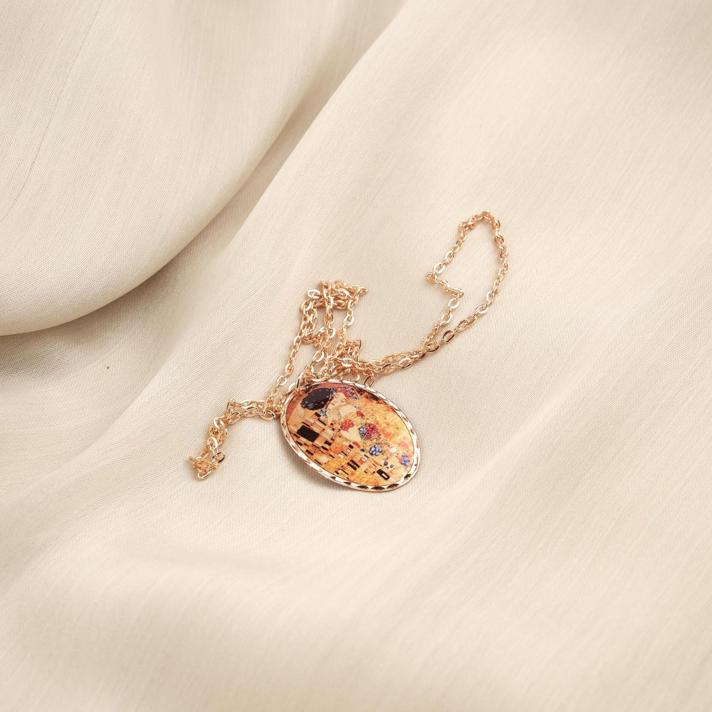 Gustav Klimt "The Kiss" Necklace in Pure Copper, Artistic Pendant & Adjustable Chain | Handmade Antique Looking Vintage Style Gift