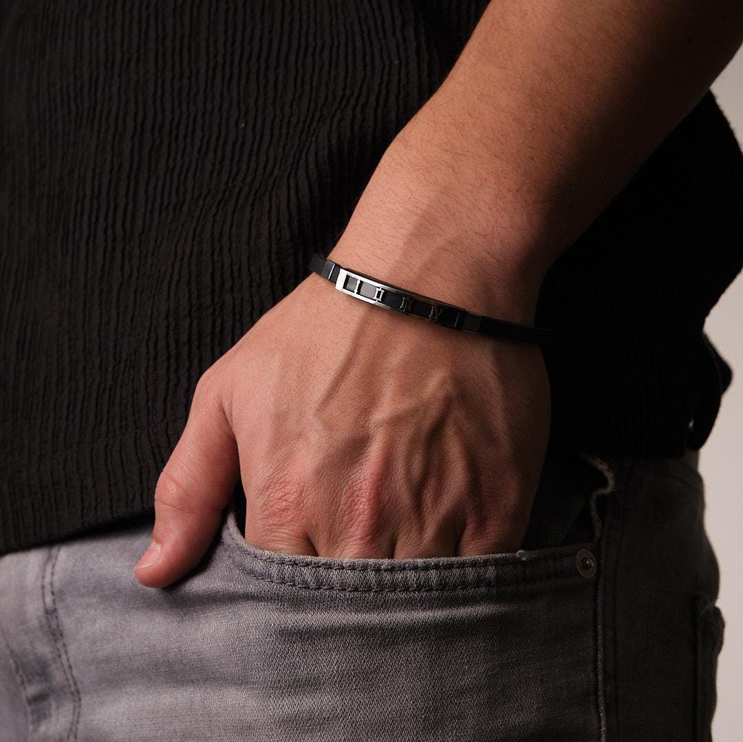 Leather Detailed Silver Roman Numerals Bracelet for Men – 22 cm – Stylish Gift, Rustic & Masculine Accessory | Casual Everyday Jewelry