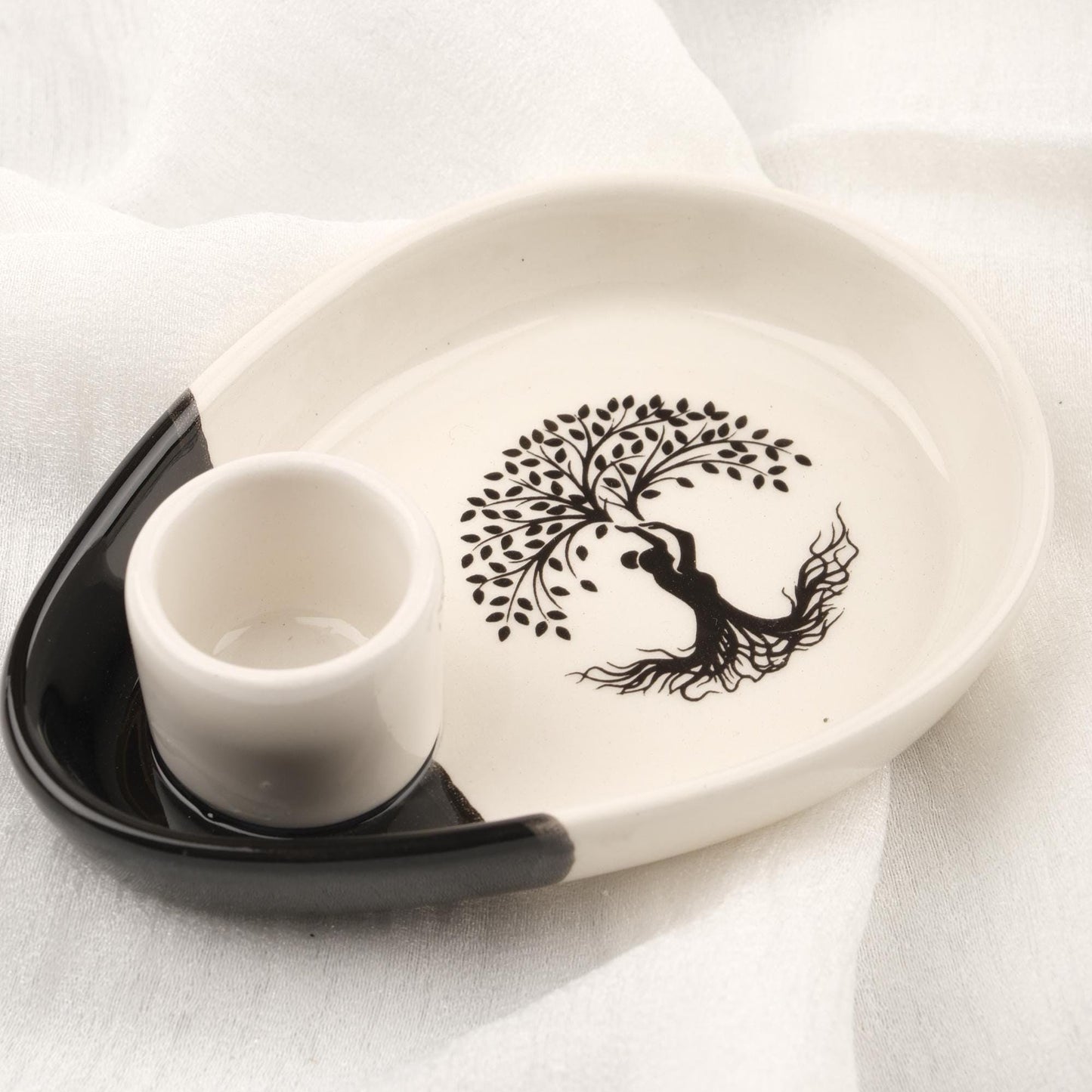 Black And White Ceramic Palo Santo Holder With Roots & Praying Woman Figure | Smudge Tray For Cleansing Rituals | 14x10x4cm Sandal Tray