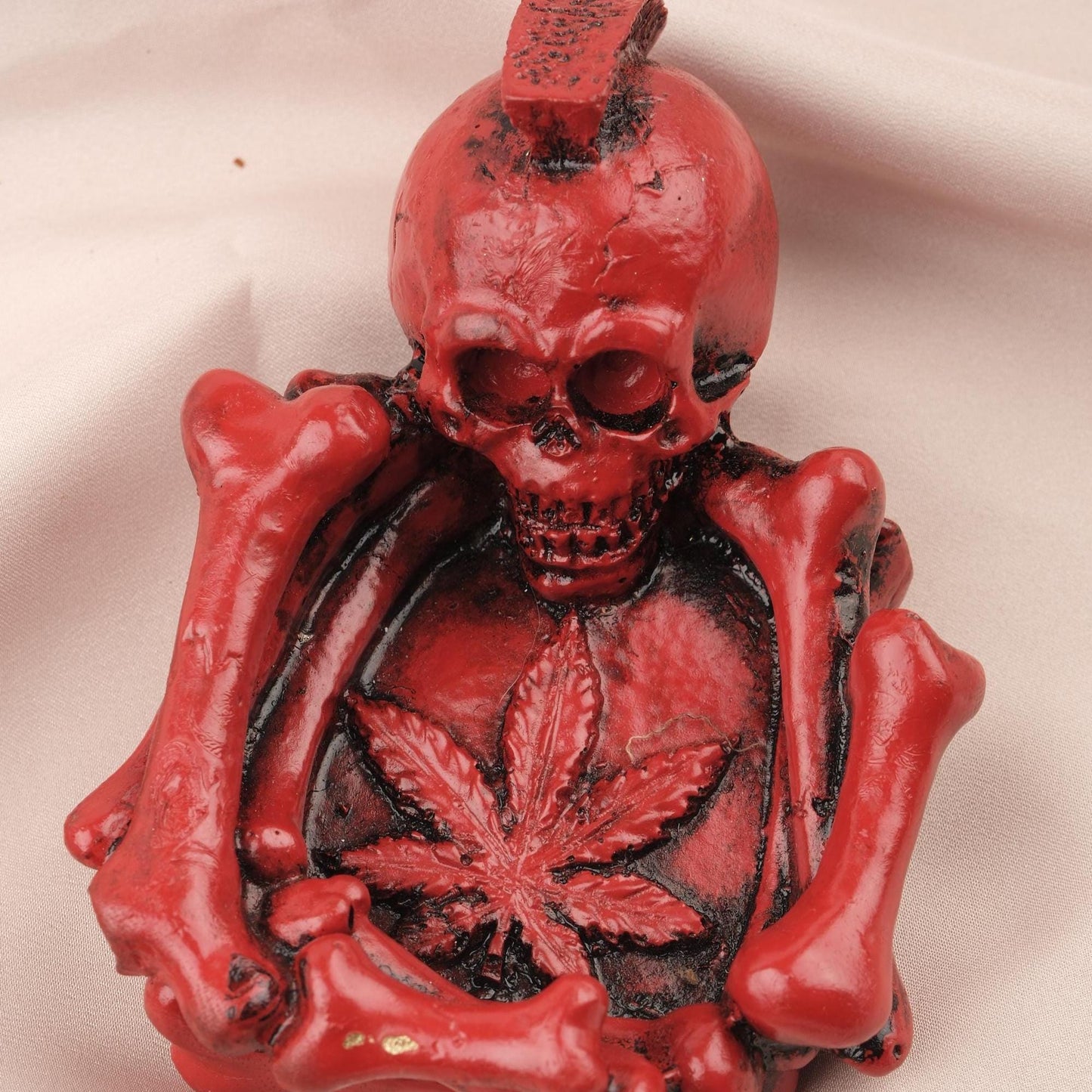 Red Skeleton Gladiator with Marijuana Ashtray, Unique Idea for Smokers, Smoking Accessories | Cigarette Lid and Ash Tray, Cigar Holder