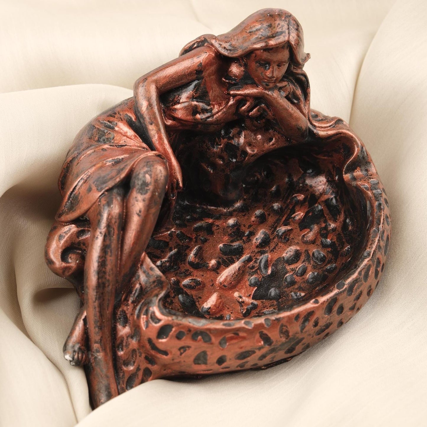 Bronze Resting Woman Ashtray, Elegant Thinking Lady Sculpture Tray, Artistic Handmade Smoker’s Gift Unique Vintage Look, 13x11x8.5cm