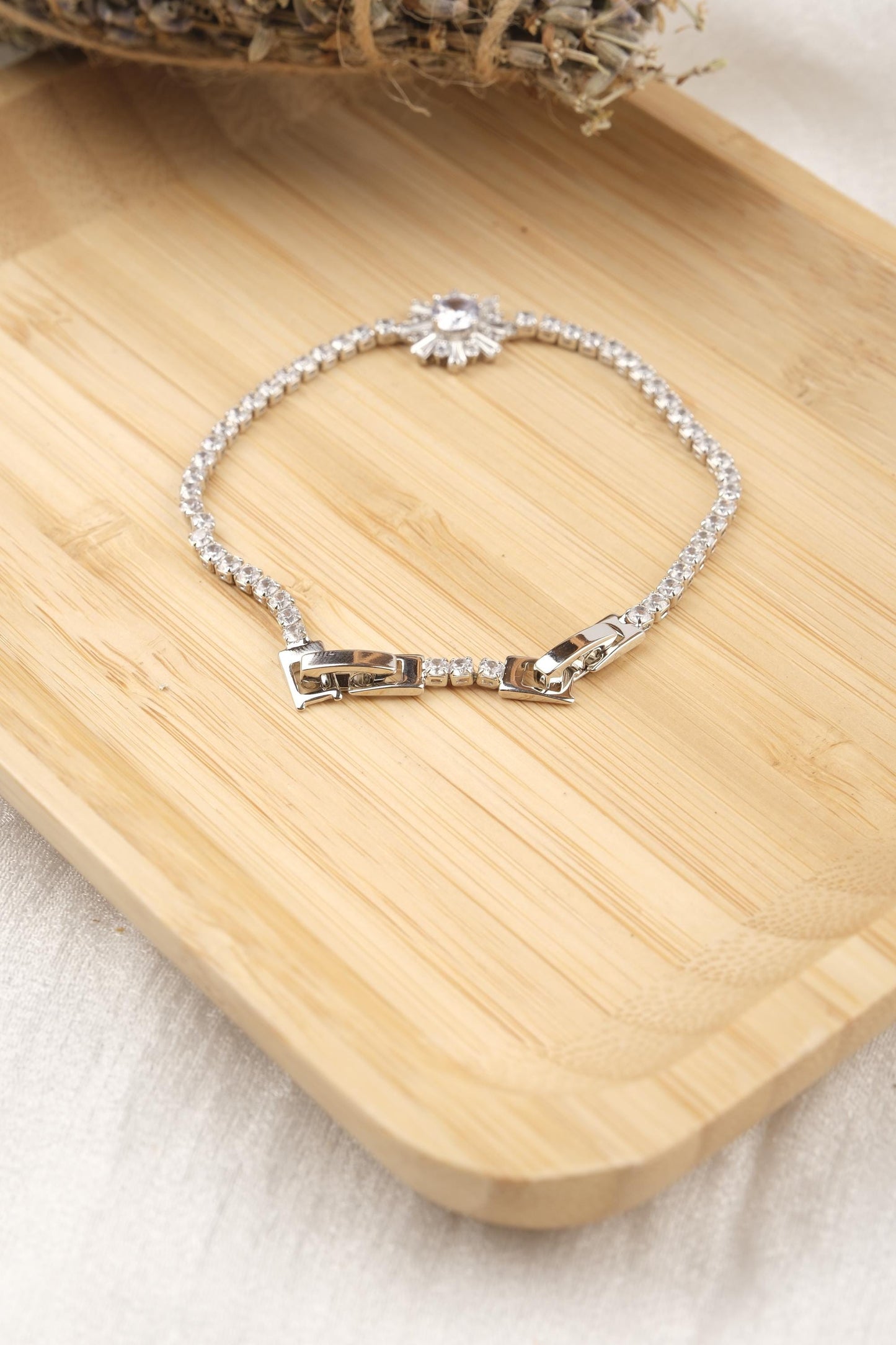 Silver Tennis Bracelet With Elegant Flower And Emerald Charm Hypoallergenic Dainty Tennis Chain Lightweight Italian Lock | Gift For Women