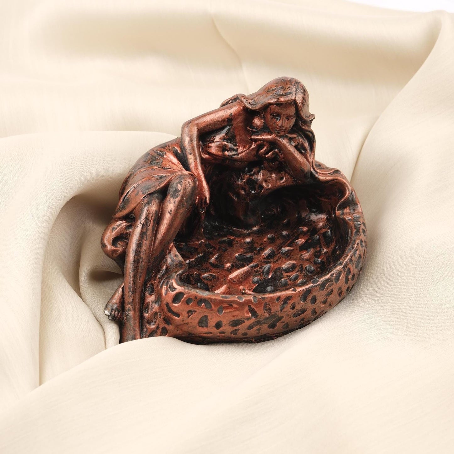 Bronze Resting Woman Ashtray, Elegant Thinking Lady Sculpture Tray, Artistic Handmade Smoker’s Gift Unique Vintage Look, 13x11x8.5cm