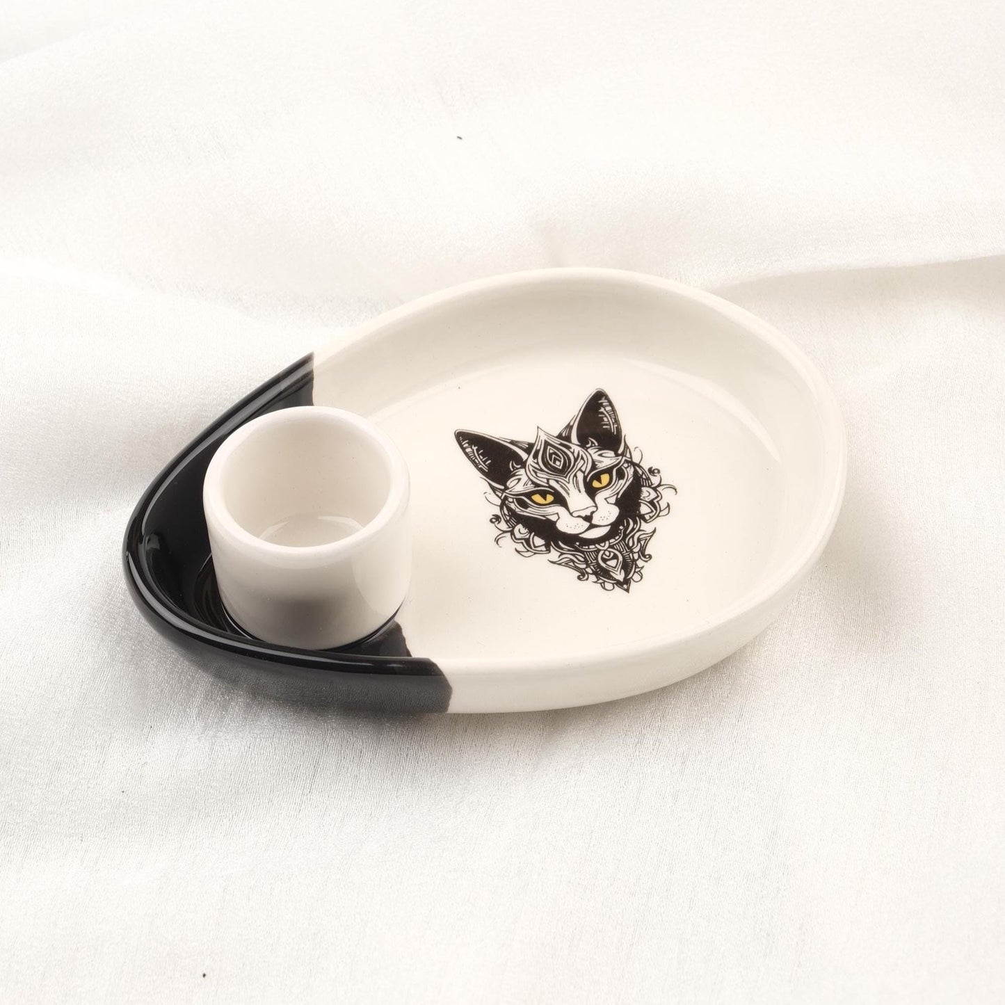 Meditating Cat Design White Ceramic Palo Santo Holder | Smudge And Ash Tray For Energy Cleansing | 14x10x3cm Ash Catcher for Sandal Incense