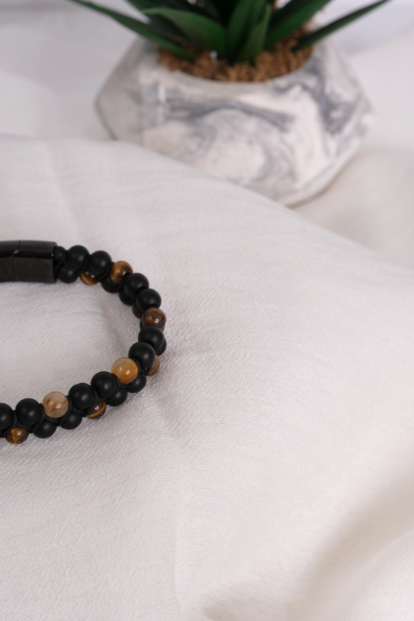 Tiger’s Eye & Matte Black Beaded Men’s Bracelet , 22cm , Grounding , Bold Design, Smooth Finish, Stylish Gift for Him