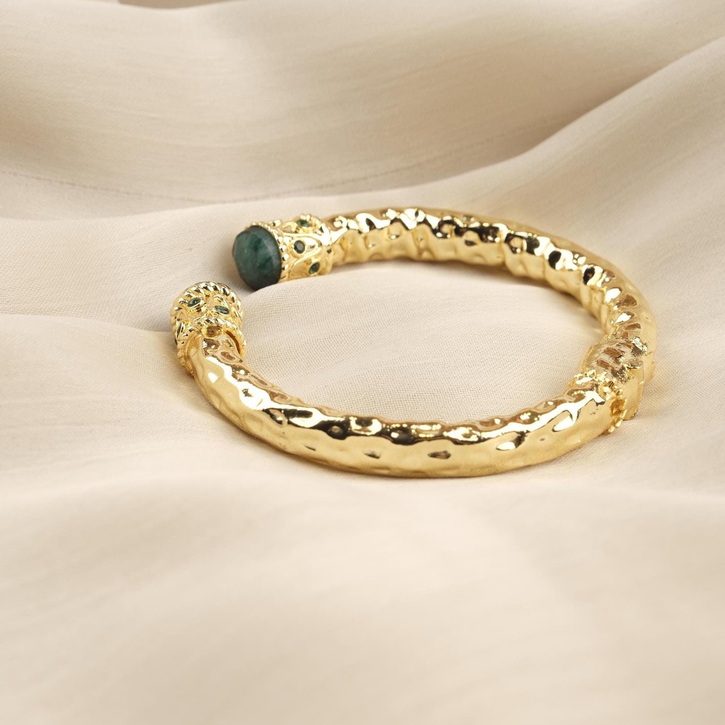 Stone of Love & Compassion , Handmade Raw Emerald Gemstone Bangles for Her, Antique Inspired and Vintage Style Bracelet for Her, Gift Idea