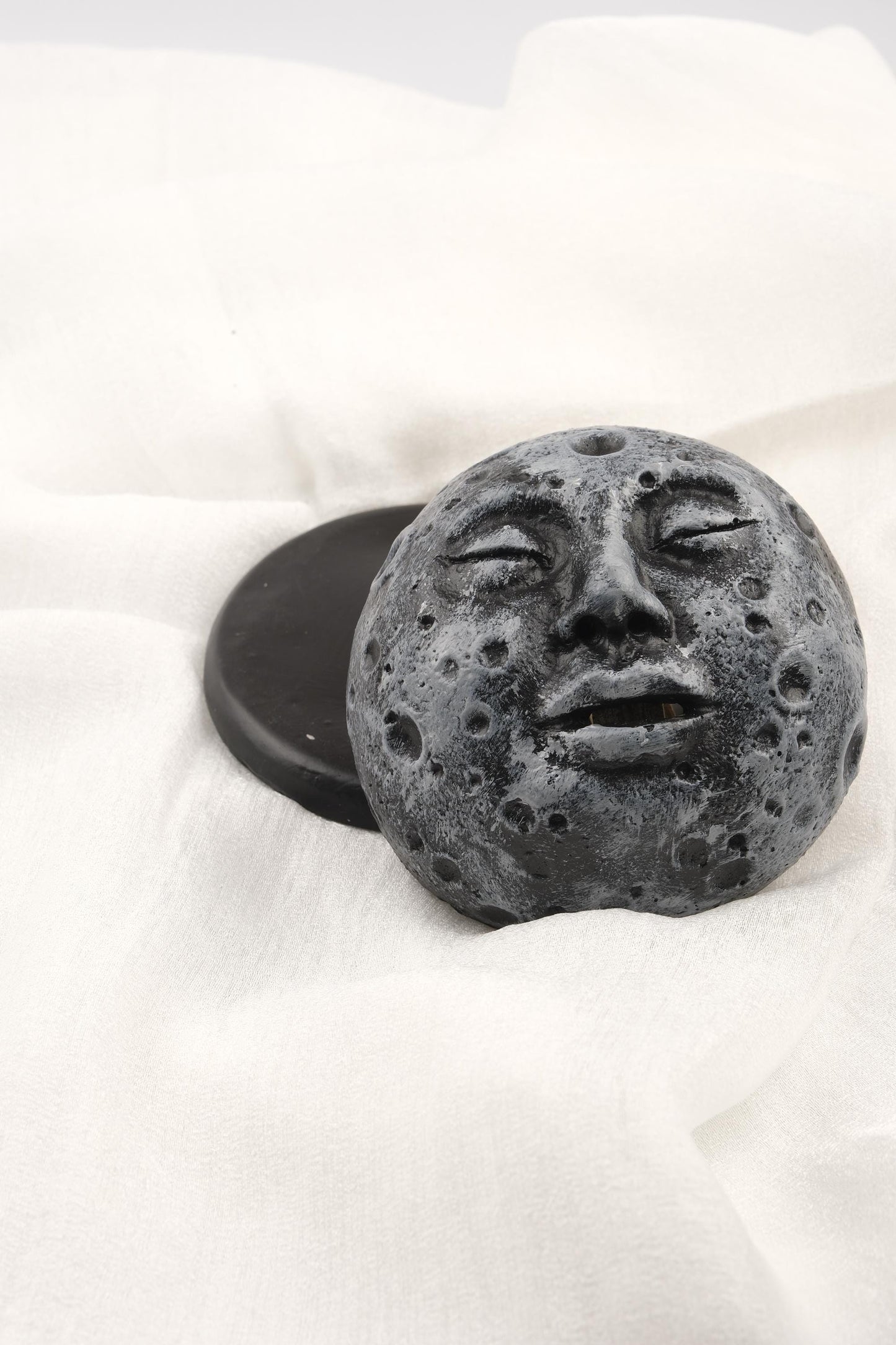 Sleeping Moon Cone and Backflow Incense Burner | Gray And Black Aromatherapy Smoke Fountain | 6x10x10cm Meditation Gift for Moon Lovers