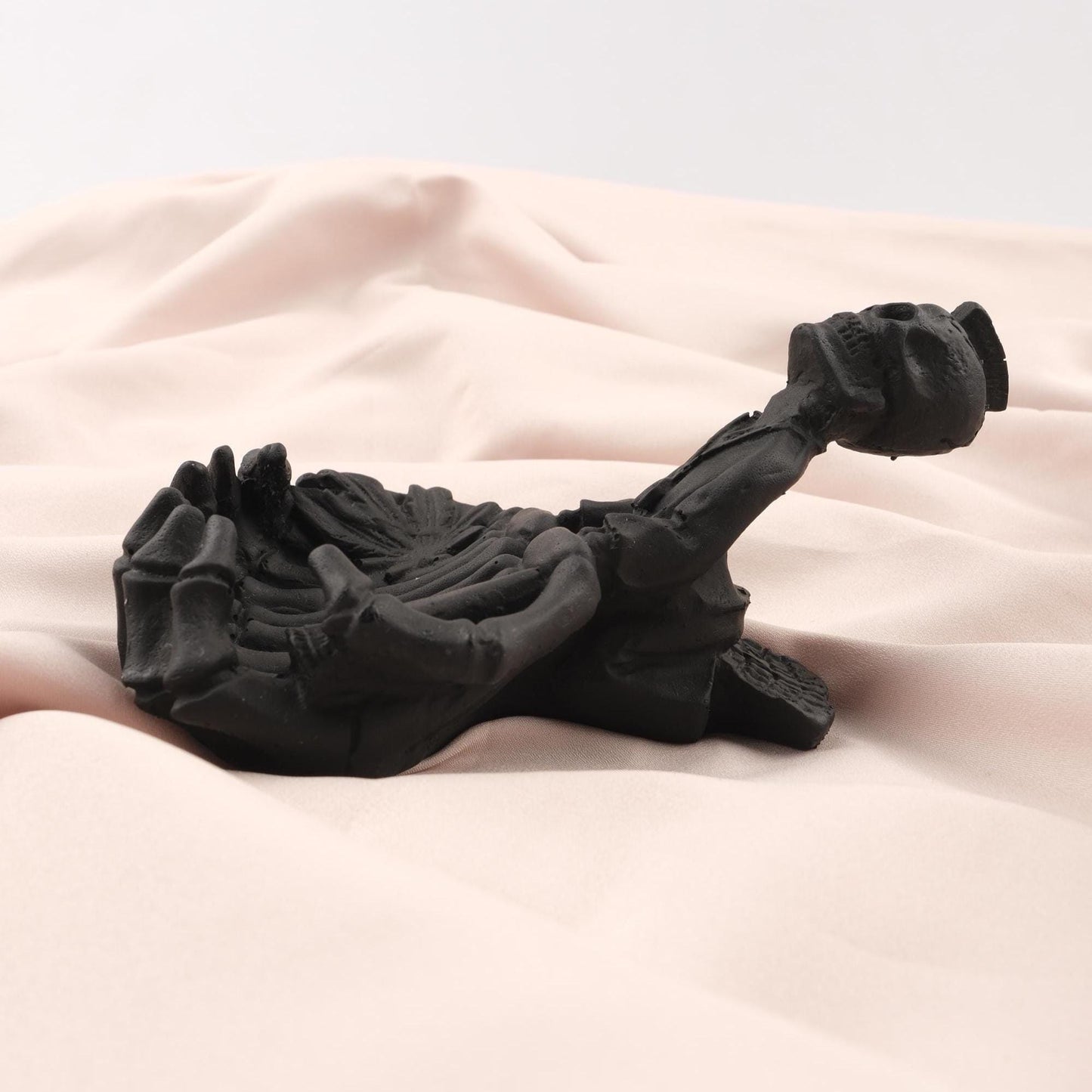 Black Skeleton & Marijuana Leaf Ashtray in Resin | Unique Smokers Gift Hippie Style Ashtray, Handmade Cigarette Lid | Smoking Accessories