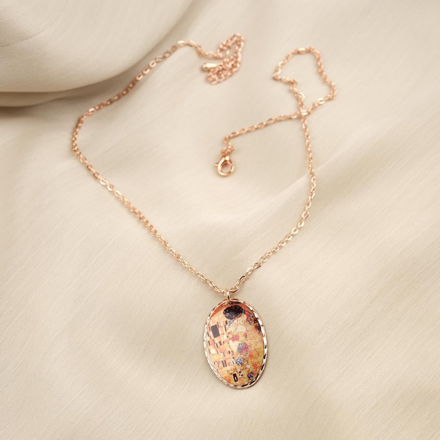 Gustav Klimt "The Kiss" Necklace in Pure Copper, Artistic Pendant & Adjustable Chain | Handmade Antique Looking Vintage Style Gift