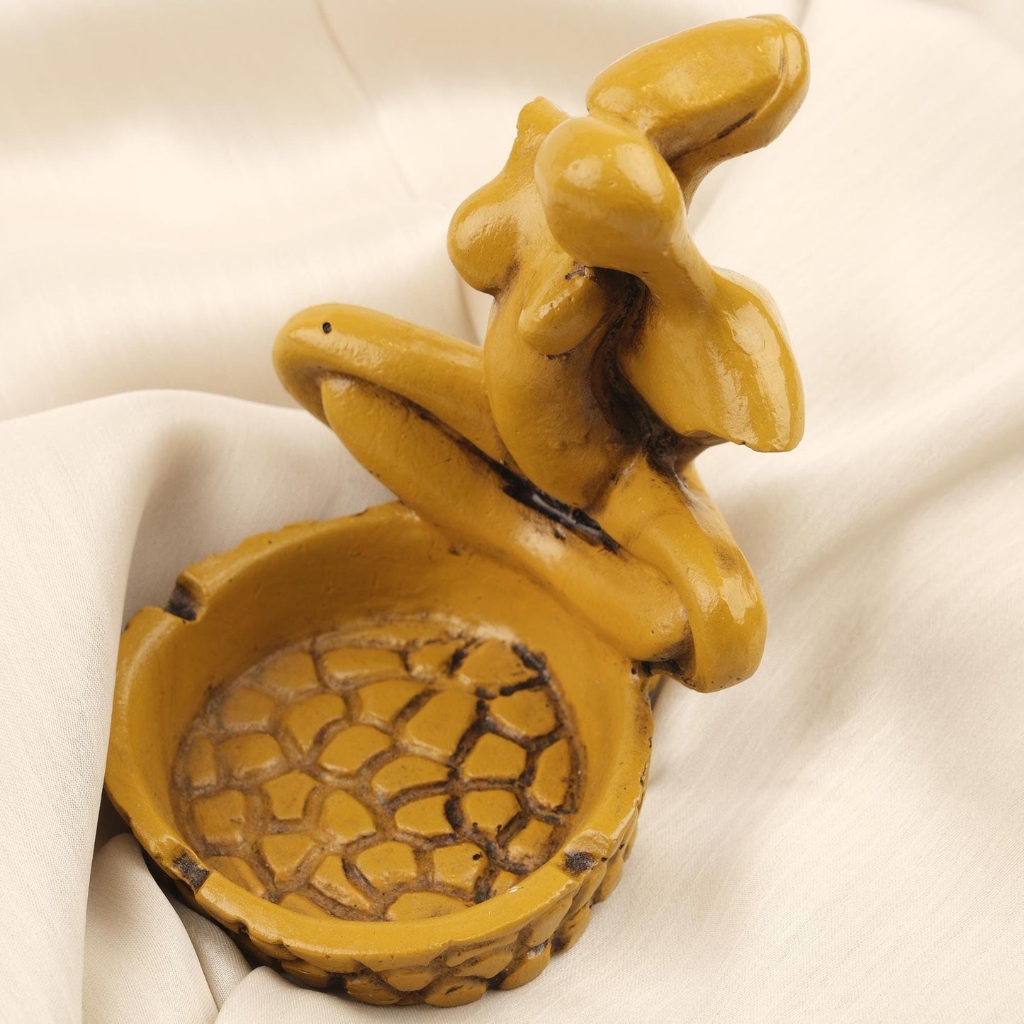 Embrace Couple Ashtray, Artistic Handmade Sensual Sculpture, Romantic Smoking Tray Unique Boho Gift Idea, 12.5x9x9.5cm Mustard Yellow