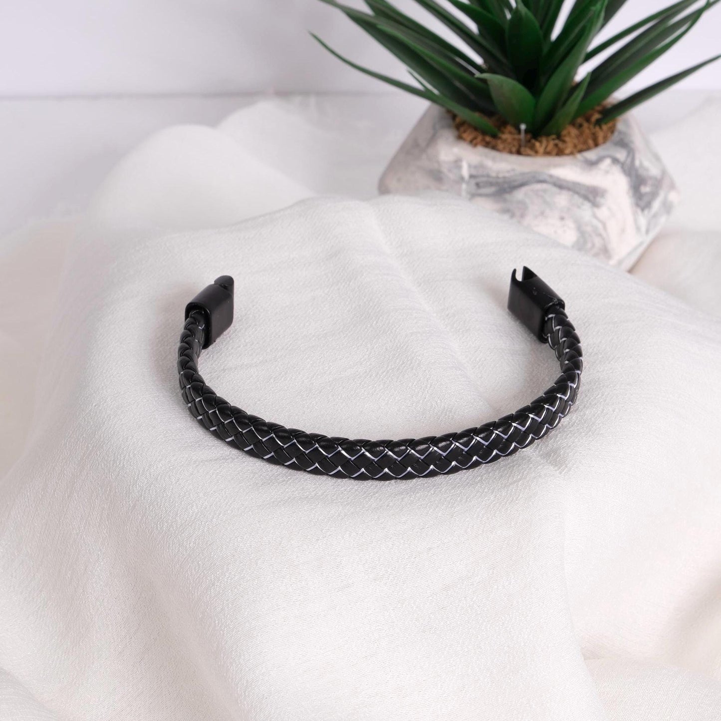 Black Genuine Leather Men's Bracelet – 22cm Street Style with White Stitch Detailing
