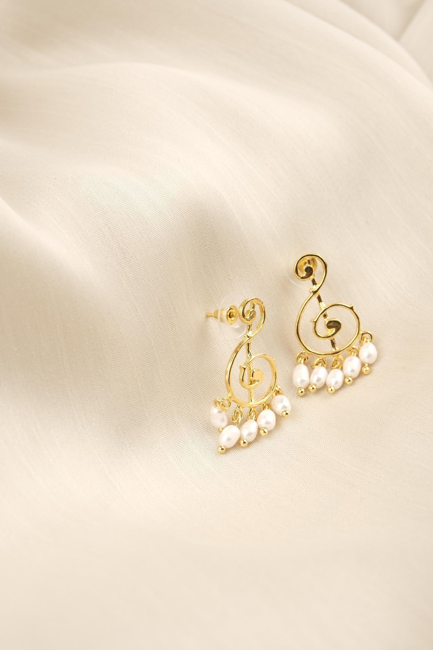 Handmade Pearl Melody Stud Earrings, Musical Treble Clef Design with Faux Pearls, Artistic and Elegant Gift for Music Lovers and Dreamers