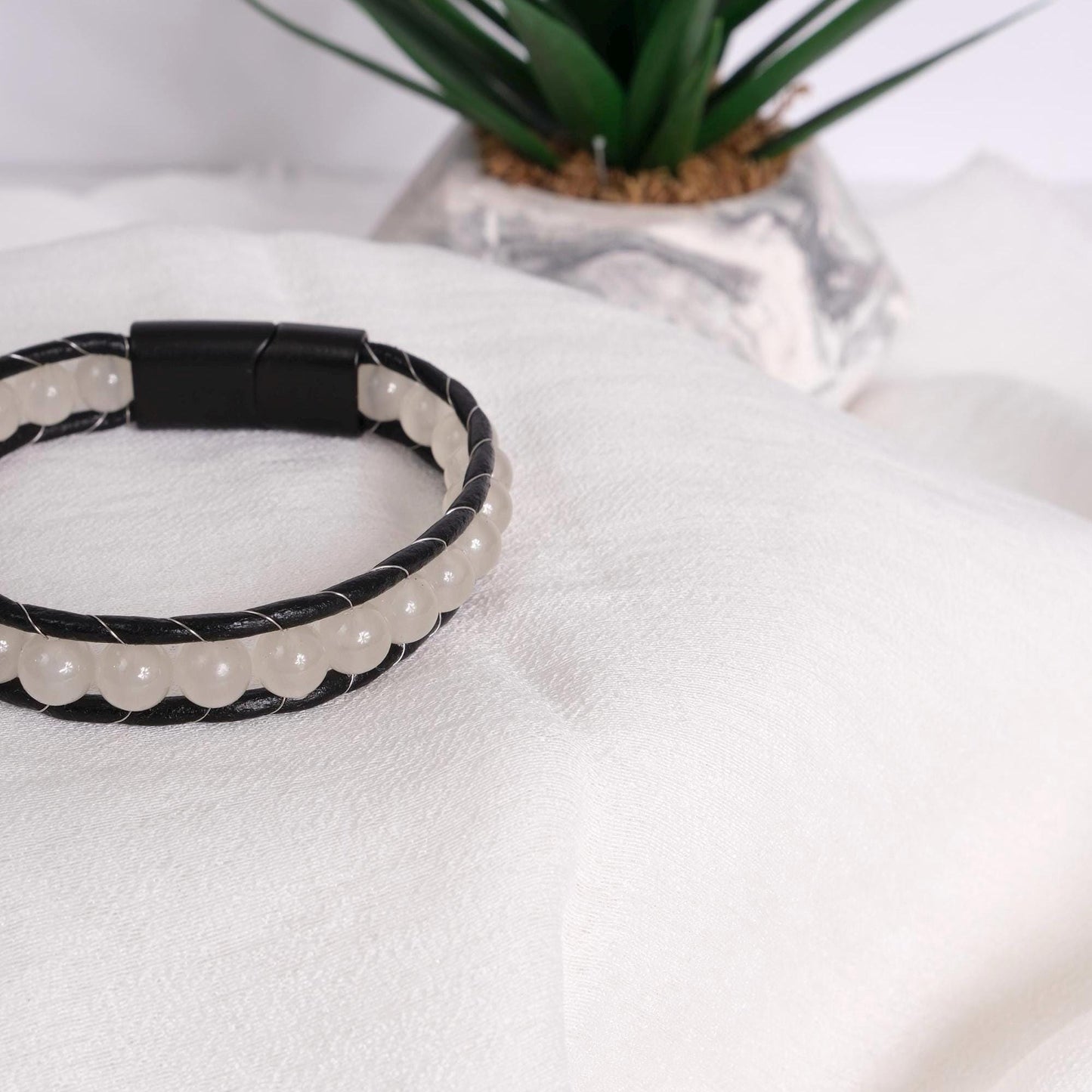 Glow in the Dark Gemstone Men's Bracelet – 22cm Leather and Stainless Steel Bright and Bold Design