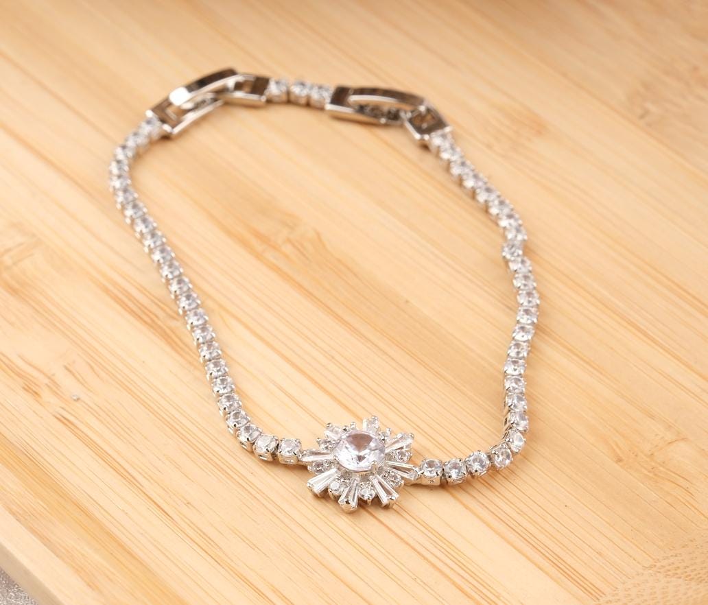 Silver Tennis Bracelet With Elegant Flower And Emerald Charm Hypoallergenic Dainty Tennis Chain Lightweight Italian Lock | Gift For Women