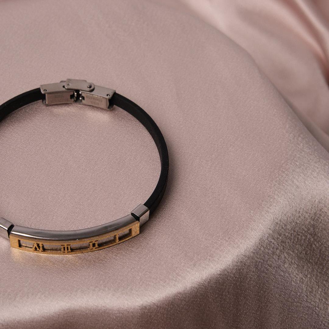 Leather Detailed Gold Roman Numerals Bracelet for Men & 22 cm, Elegant Design, Sleek Modern Look | Durable Jewelry for Him | Great Gift Idea