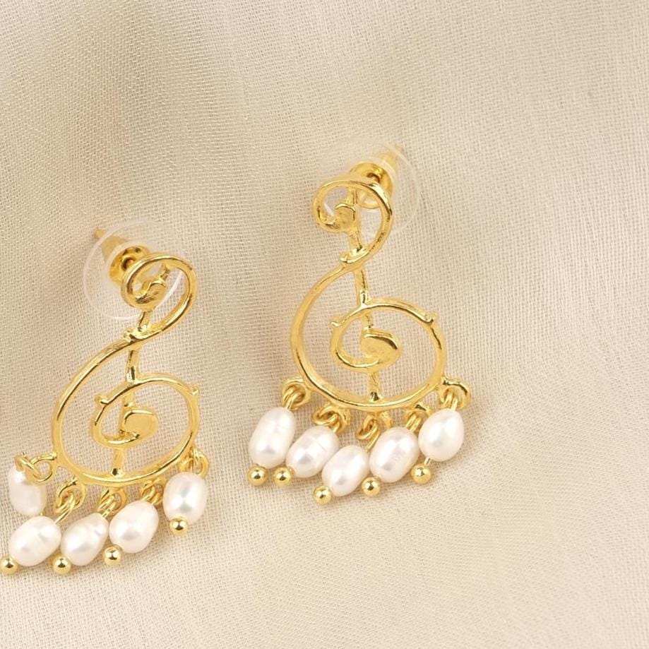 Handmade Pearl Melody Stud Earrings, Musical Treble Clef Design with Faux Pearls, Artistic and Elegant Gift for Music Lovers and Dreamers