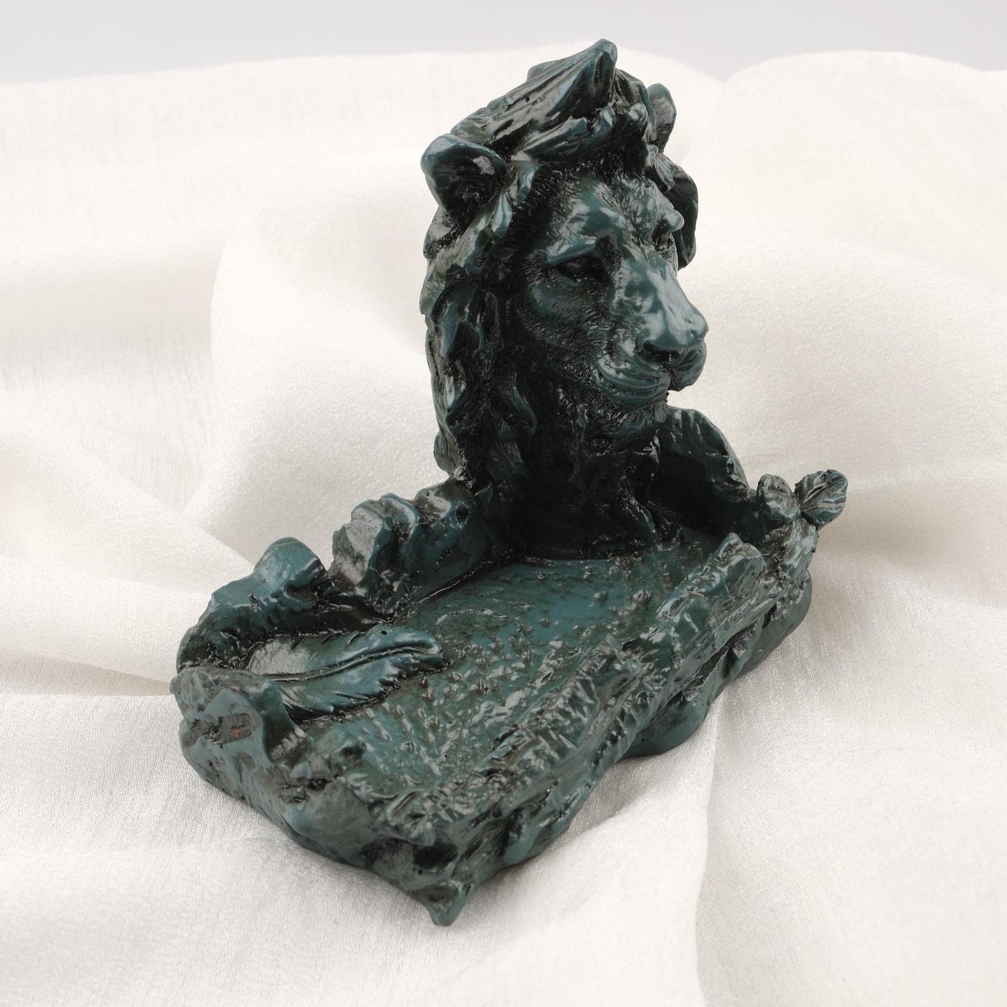 Handmade Gray Lion Ashtray Vintage Smoke Gift for Mythic Lovers Cigarette Holder and Lid for Smokers Unique Gift Ideas WEIGHS 1LB