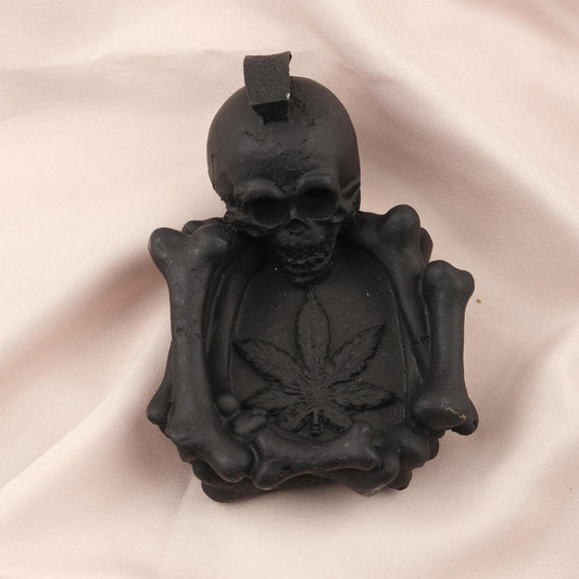 Marijuana Leaf & Skeleton Mini Ashtray , 12.5 cm and 5 in | Gladiator Skull Design, Unique Resin Smoking Accessory, Gothic Decor Gift
