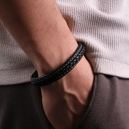 Minimal Black and White Leather Men's Bracelet – 22cm Genuine Leather with Sleek White Braided Design