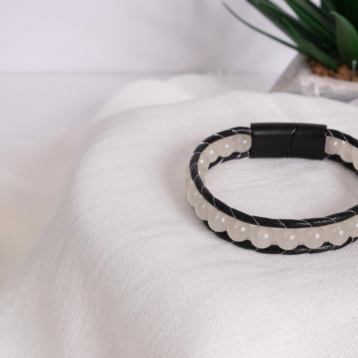 Glow in the Dark Gemstone Men's Bracelet – 22cm Leather and Stainless Steel Bright and Bold Design
