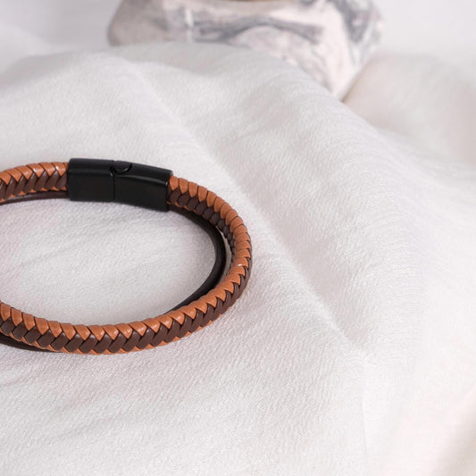 Minimalist Beige & Brown Braided Leather Bracelet for Men, 22cm, Dual-Tone Genuine Leather, Sleek Magnetic Clasp