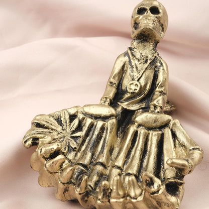 Exotic Skeleton Ashtray in Resin | Unique Smoking Accessories for Hippie Lovers, Marijuana Leaf Cigarette Lid, Cigar Ash Tray, Unique Gift