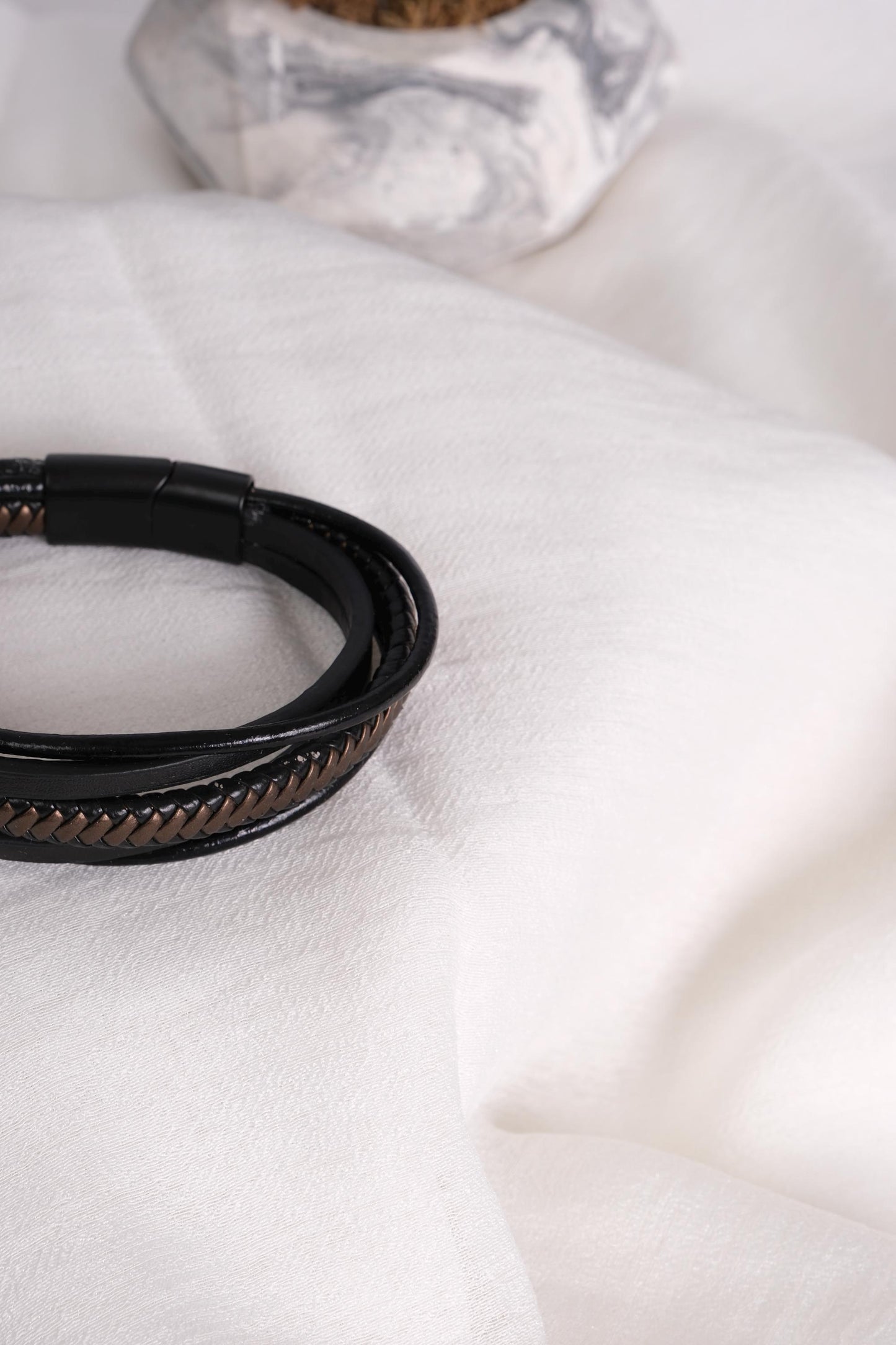 Brown Leather Bracelet for Men, 22cm, Genuine Leather, Classic Shape, Bold Minimalist Style, Durable Gift for Him