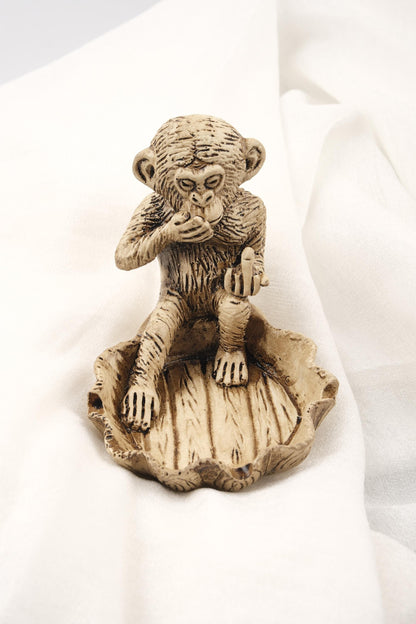 White Middle Finger Monkey Ashtray | Cool Funky Ashtray Lid, Vintage Smoking Gift – 13x10cm Handmade HEAVY ITEM 1LBS