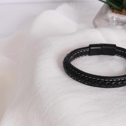 Minimal Black and White Leather Men's Bracelet – 22cm Genuine Leather with Sleek White Braided Design