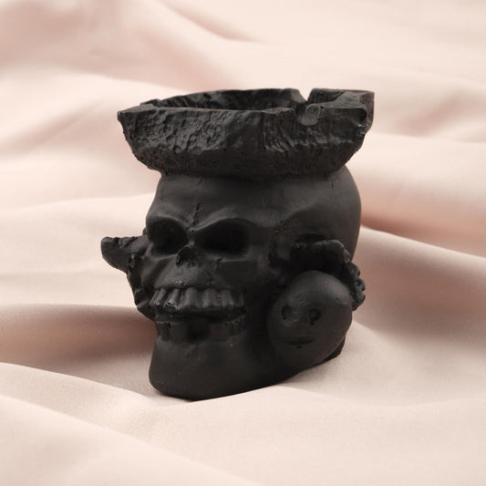 Marijuana Leaf & Skull Ashtray in Black, Unique Hippie Cigarette Lid for Smokers, Smoking Accessories for Husband, Authentic Home Decor