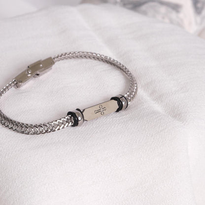 Stainless Steel Men's Bracelet with Cross Symbol – 22cm Silver-Tone Christian Jewelry, Durable Chain Style Wristband for Him