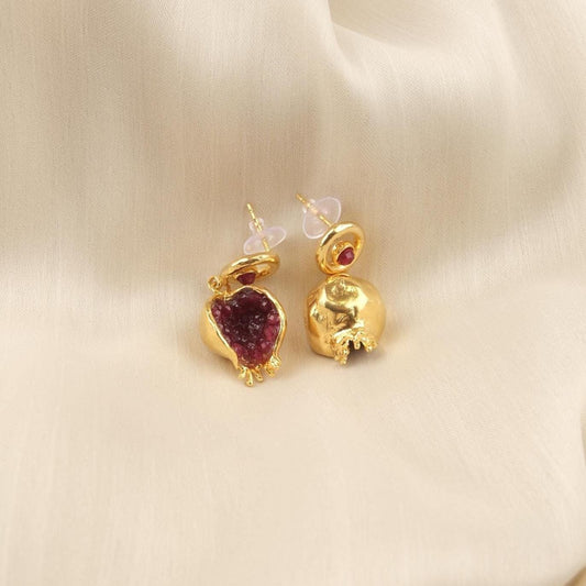Handmade Gold Jade Pomegranate Stud Earrings, Artistic Fruit-Inspired Design with Deep Red Crystal Beads, Unique Vintage Style Gift Idea