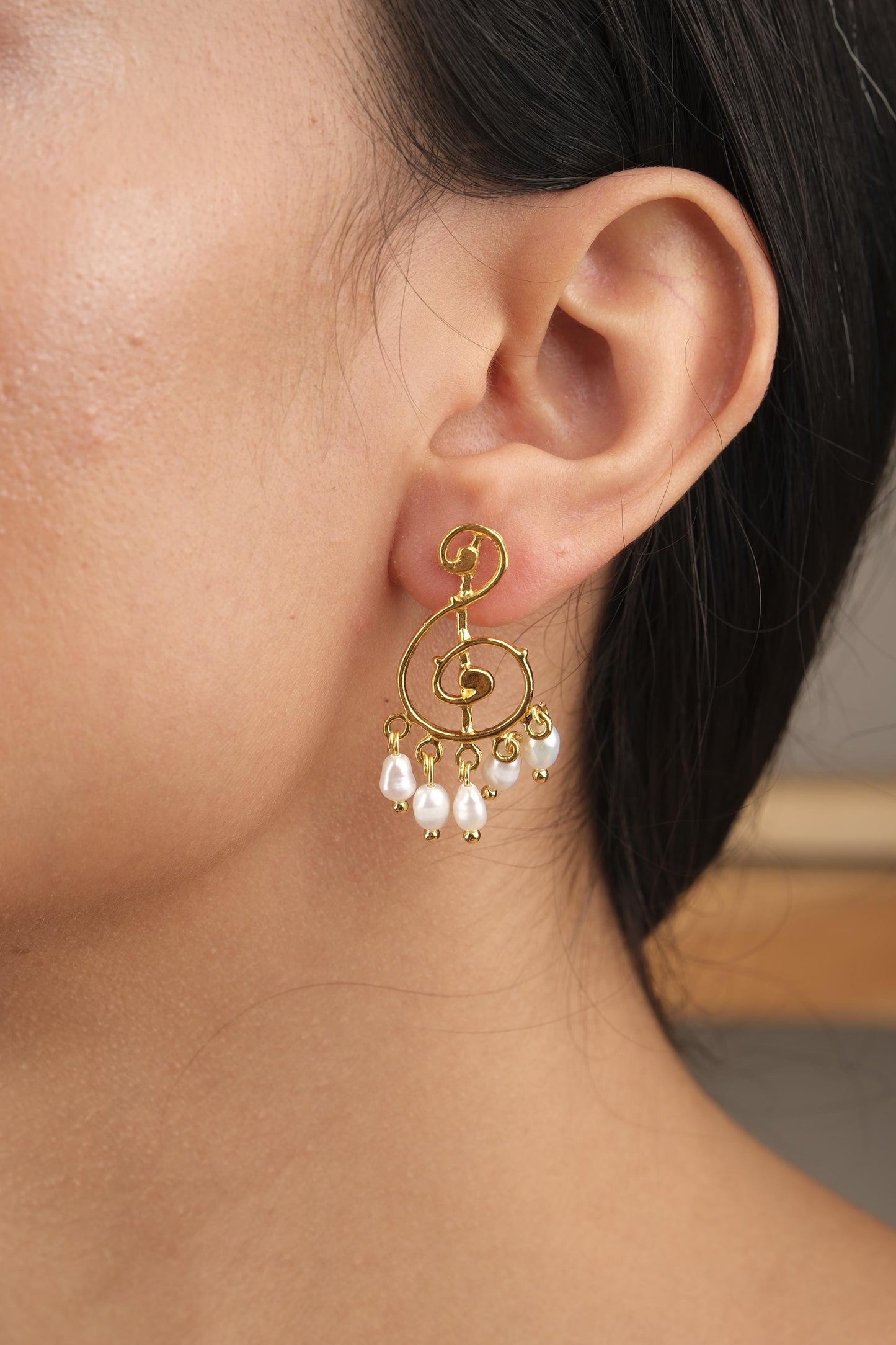 Handmade Pearl Melody Stud Earrings, Musical Treble Clef Design with Faux Pearls, Artistic and Elegant Gift for Music Lovers and Dreamers