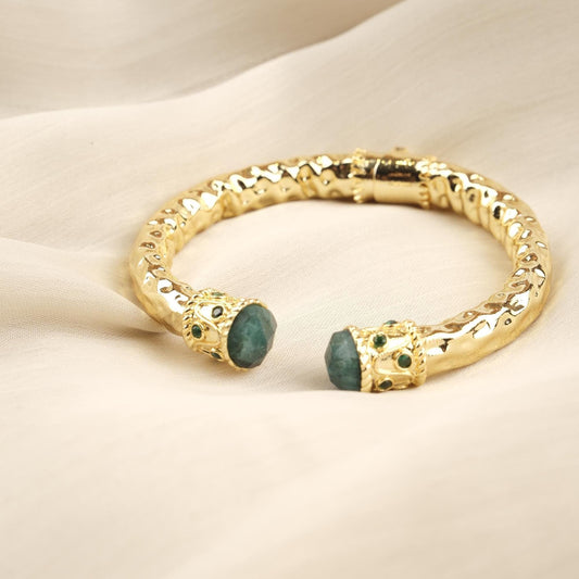 Stone of Love & Compassion , Handmade Raw Emerald Gemstone Bangles for Her, Antique Inspired and Vintage Style Bracelet for Her, Gift Idea