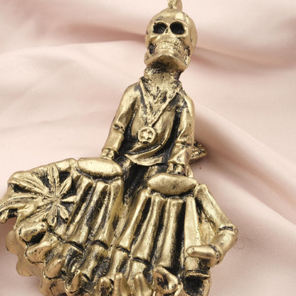 Exotic Skeleton Ashtray in Resin | Unique Smoking Accessories for Hippie Lovers, Marijuana Leaf Cigarette Lid, Cigar Ash Tray, Unique Gift