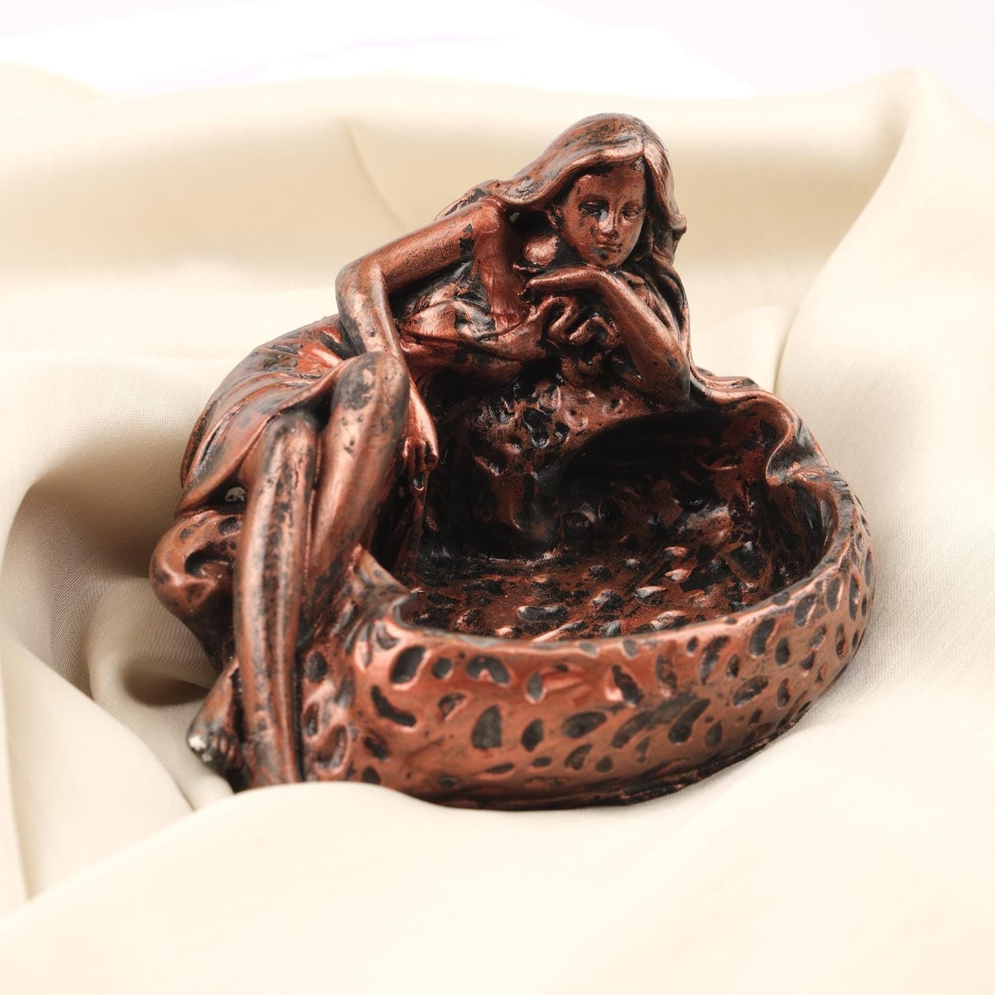 Bronze Resting Woman Ashtray, Elegant Thinking Lady Sculpture Tray, Artistic Handmade Smoker’s Gift  Unique Vintage Look, 13x11x8.5cm