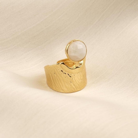 Handmade Regal Gemstone With Queen Style Setting, Antique Looking And Vintage Style Gold Plated Ring Featuring Bold Textured Band Design