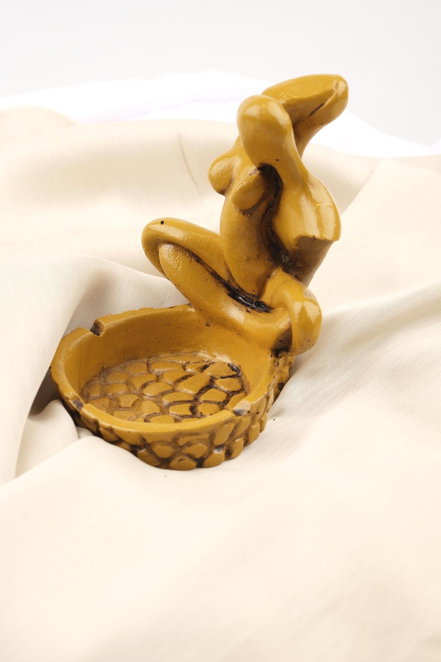 Embrace Couple Ashtray, Artistic Handmade Sensual Sculpture, Romantic Smoking Tray  Unique Boho Gift Idea, 12.5x9x9.5cm Mustard Yellow