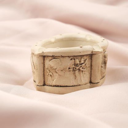 White Mini Pharaoh Egyptian Art Ashtray | 9 cm and 3.5 in, Small Resin Smoking Tray, Ancient Egypt Decor, Unique Smoker Gift, Cigarette Lid