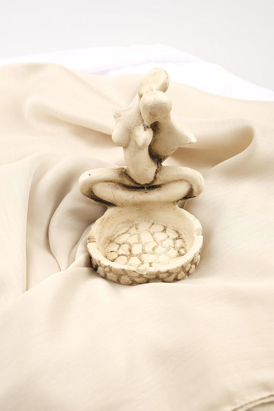 Embrace Couple Ashtray, Exotic Sensual Sculpture for Smokers, Handmade Romantic Tray  Artistic Gift for Home, 12.5x9x9.5cm White